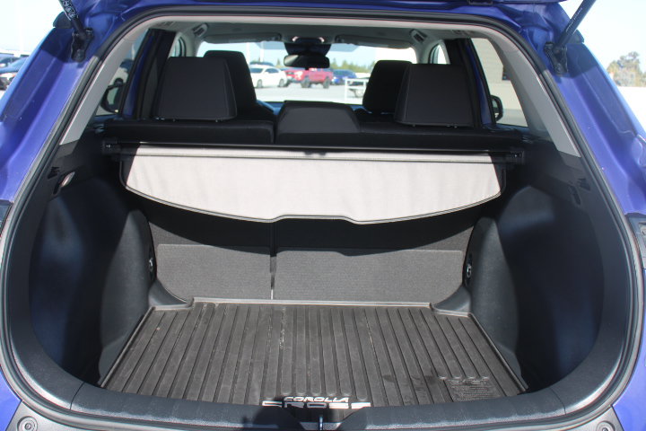 Certified 2025 Toyota Corolla Cross LE FWD image 14