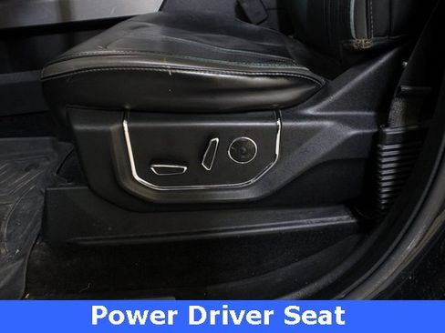 Used 2015 Ford F150 Platinum w/ Equipment Group 701A Luxury image 5