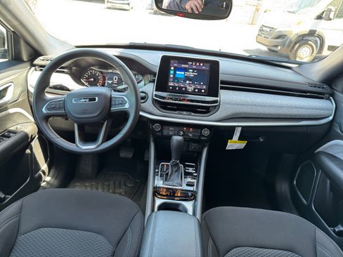 Certified 2025 Jeep Compass Sport AWD/4WD image 33