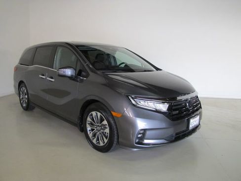 Certified 2023 Honda Odyssey EX-L image 3