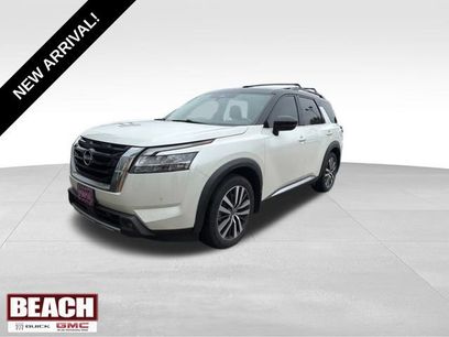 Used 2022 Nissan Pathfinder Platinum w/ Cargo Package