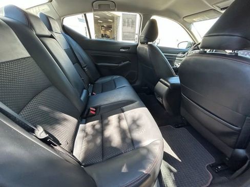 Used 2024 Nissan Altima 2.5 SR FWD image 36