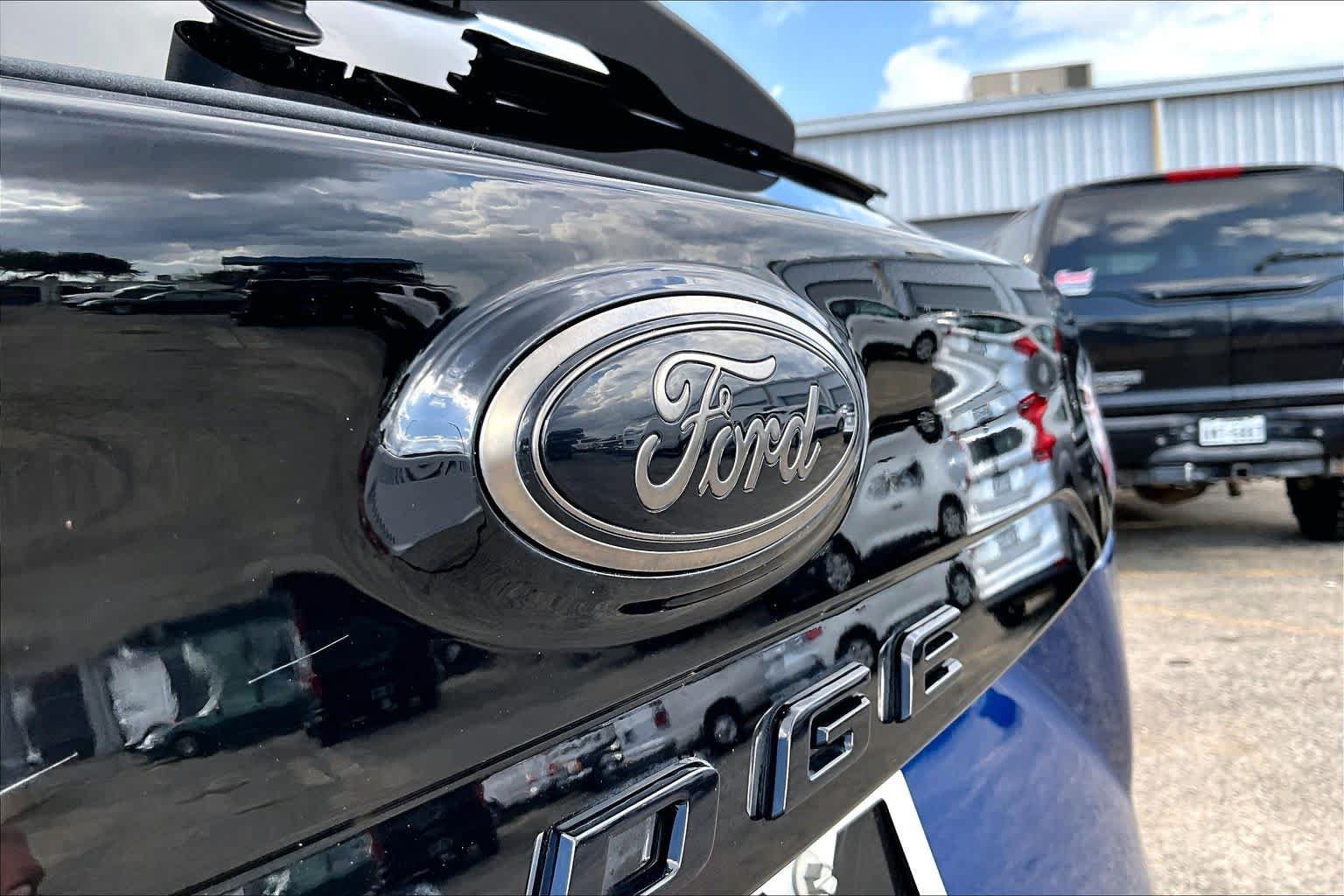 Used 2023 Ford Edge SE w/ Black Appearance Package AWD/4WD image 31