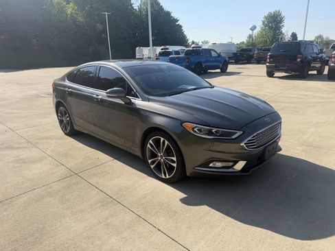 Used 2017 Ford Fusion Titanium AWD/4WD image 3