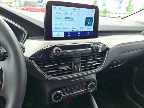 Certified 2022 Ford Escape SE w/ SE Sport Appearance Package AWD/4WD image 31