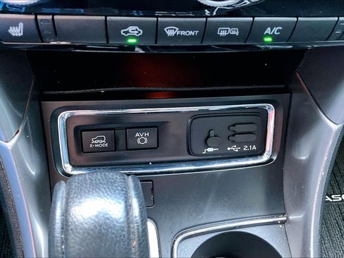 Used 2019 Subaru Ascent Limited w/ Popular Package #2A image 16