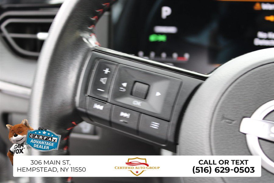 Used 2025 Nissan Kicks SR w/ Illumination Package FWD image 13