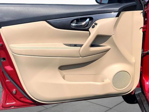 Used 2018 Nissan Rogue SV FWD image 22