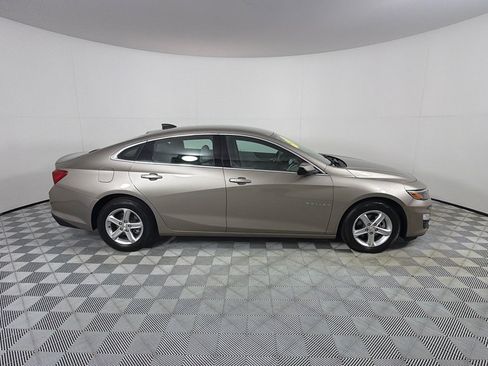 Used 2022 Chevrolet Malibu LS w/ Driver Confidence Package II FWD image 4