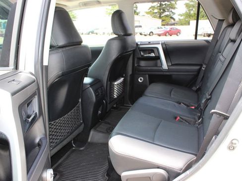 Used 2022 Toyota 4Runner Limited AWD/4WD image 9