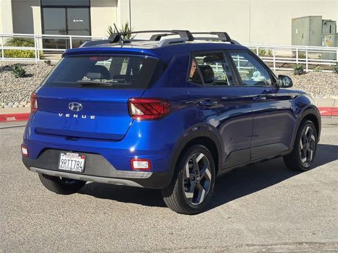 Certified 2024 Hyundai Venue Limited image 4
