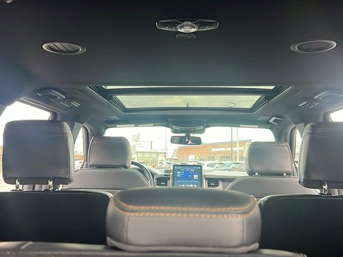 Used 2022 Ford Expedition Platinum image 39