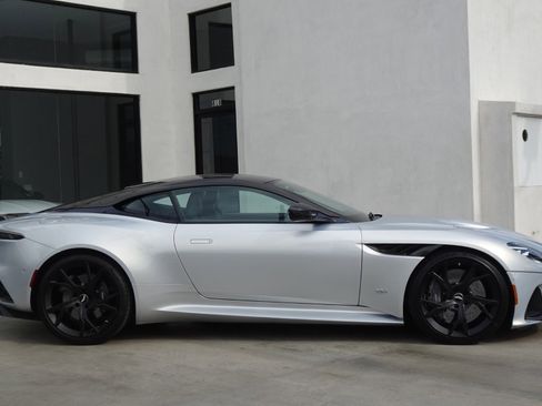 Used 2019 Aston Martin DBS Superleggera image 13