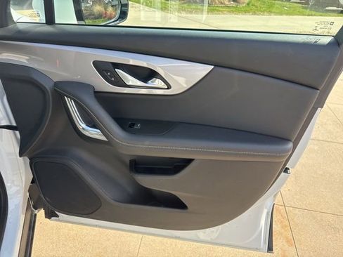 Used 2023 Chevrolet Blazer LT image 31
