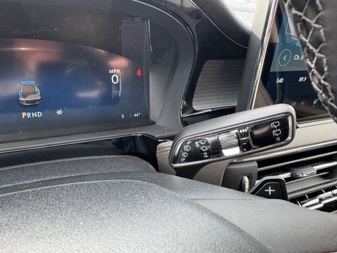 New 2026 Lincoln Corsair Premiere image 21