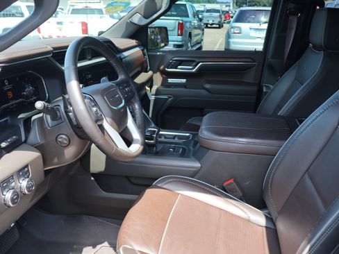 Used 2024 GMC Sierra 1500 Denali w/ Denali Reserve Package AWD/4WD image 9