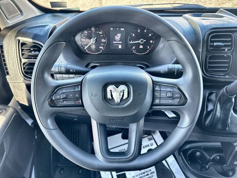 Used 2024 RAM ProMaster 2500 w/ Convenience Group image 16