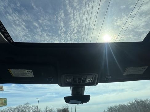 Used 2019 GMC Sierra 1500 AT4 w/ Off Road Performance Package image 11