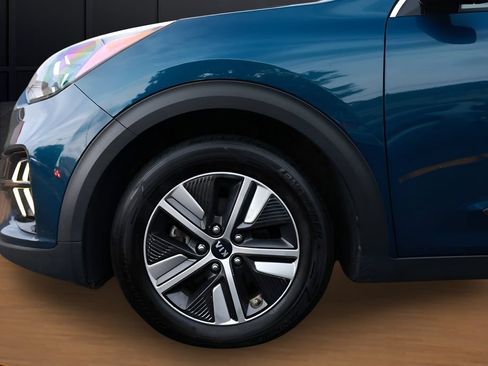 Used 2020 Kia Niro EX Premium FWD image 6