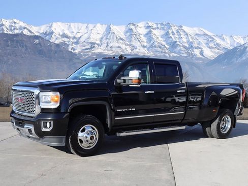 Used 2015 GMC Sierra 3500 Denali w/ Duramax Plus Package image 2
