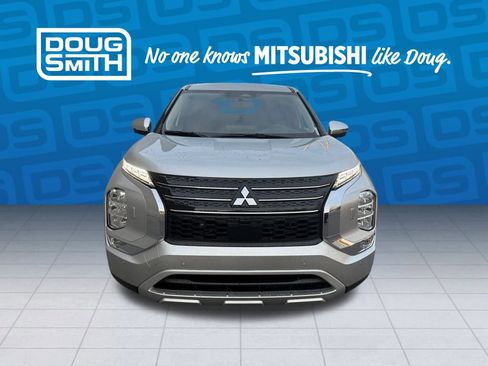 New 2025 Mitsubishi Outlander SE image 6