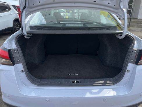 Used 2025 Nissan Versa SV FWD image 27