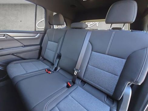 Used 2025 GMC Acadia Elevation image 22