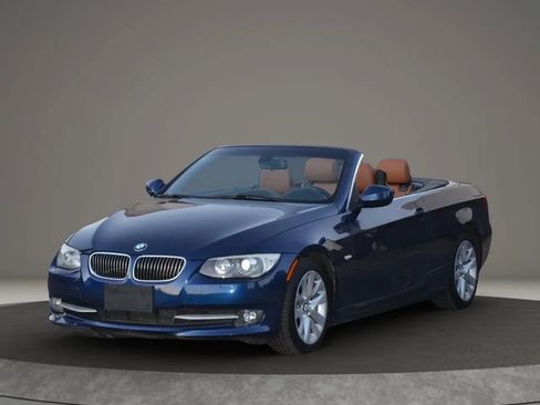 Used 2013 BMW 328i Convertible image 1
