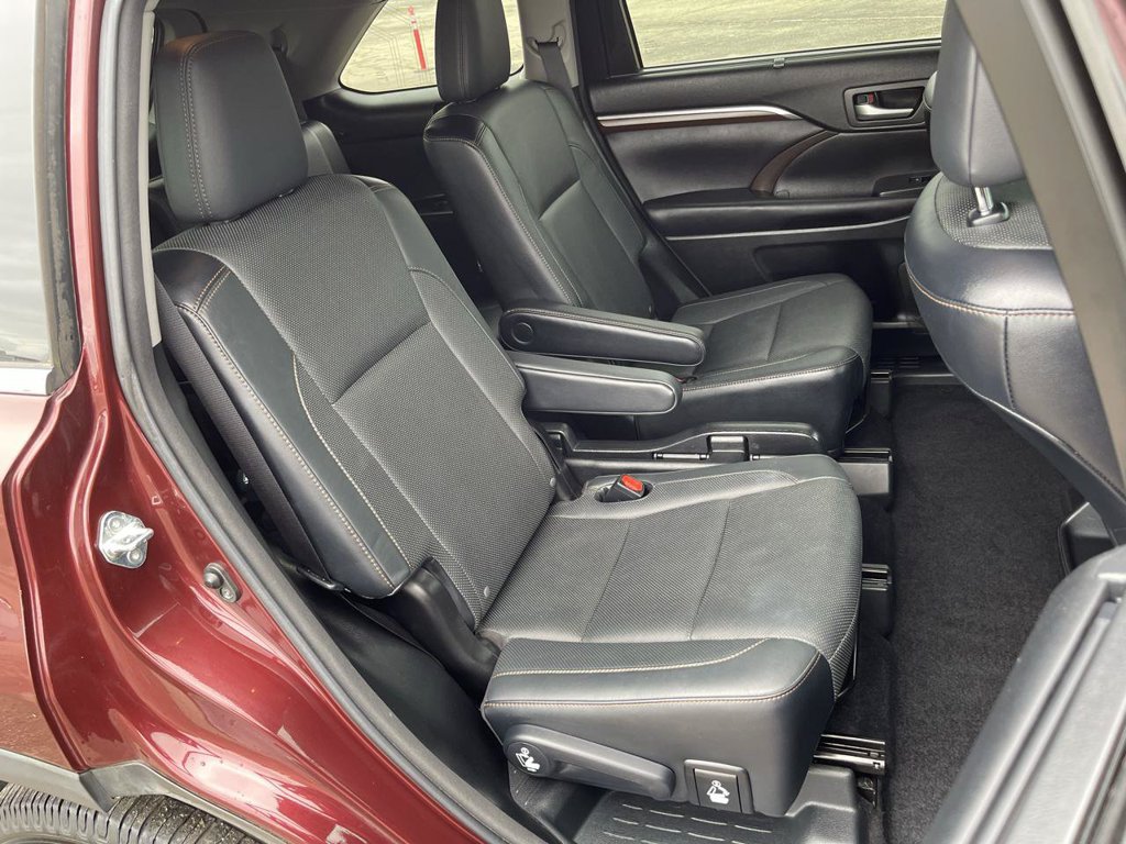 Used 2016 Toyota Highlander Limited FWD image 27