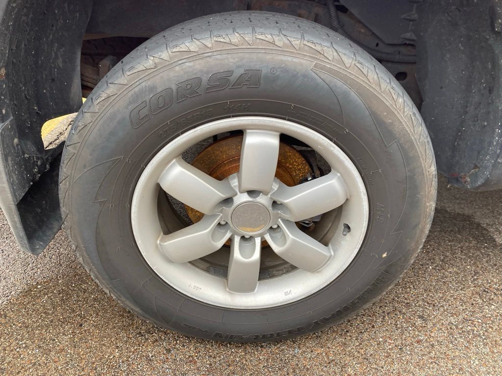 Used 2011 Nissan Titan S AWD/4WD image 8
