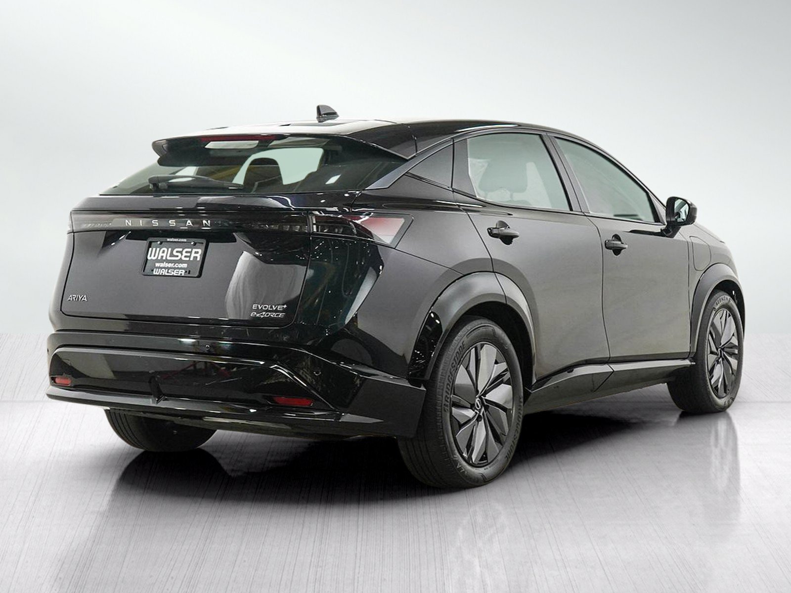Used 2024 Nissan Ariya AWD image 6