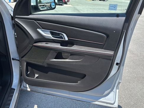 Used 2011 GMC Terrain SLE FWD image 24