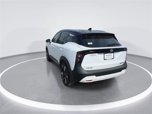 New 2025 Nissan Kicks SR w/ SR Premium Package image 7