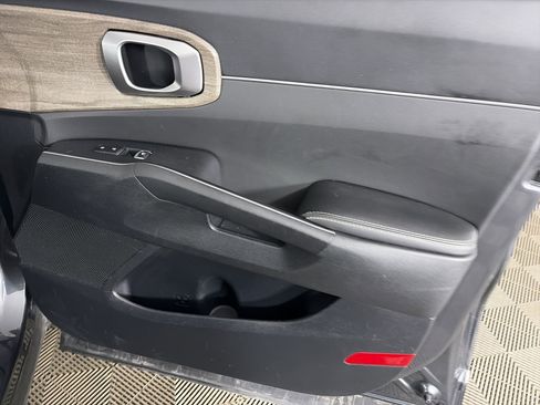 Certified 2022 Kia Sorento S w/ Panoramic Sunroof Package image 45