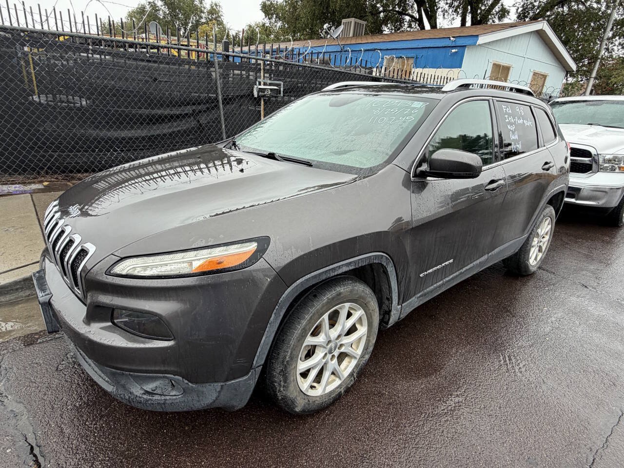 Used 2016 Jeep Cherokee Latitude w/ Safety/Convenience Group FWD image 4