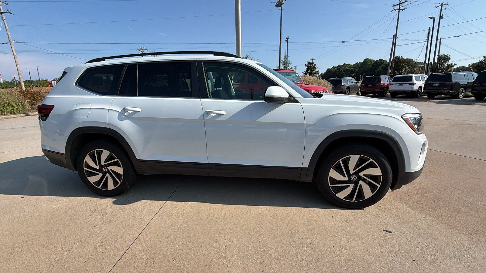 Used 2025 Volkswagen Atlas SE FWD image 7