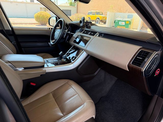 Used 2018 Land Rover Range Rover Sport SE AWD/4WD image 37