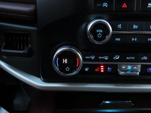 Used 2024 Ford Expedition Max Limited image 31