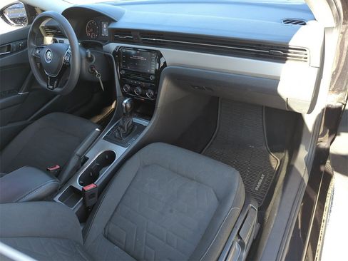 Used 2020 Volkswagen Passat 2.0T S image 21