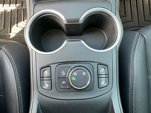 Used 2020 GMC Terrain SLT w/ Preferred Package image 31