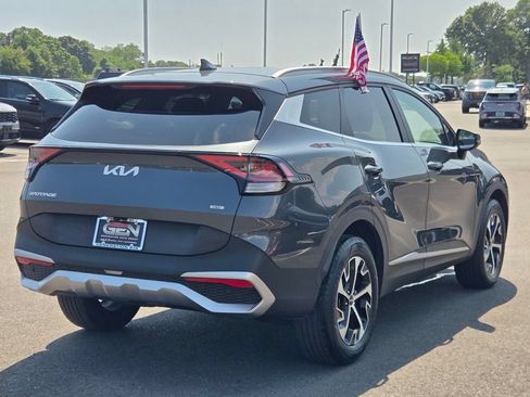 Used 2023 Kia Sportage EX AWD/4WD image 4