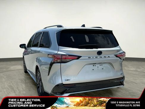 Used 2025 Toyota Sienna XSE w/ XSE Plus Package FWD image 7