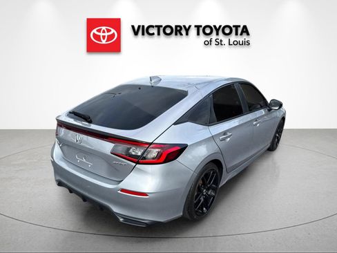 Used 2024 Honda Civic Sport image 3