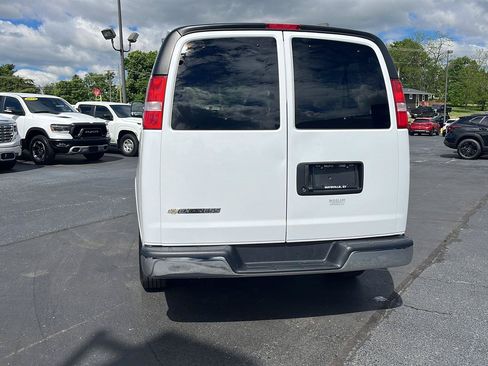 Used 2025 Chevrolet Express 3500 LT w/ LT Preferred Equipment Group RWD image 4