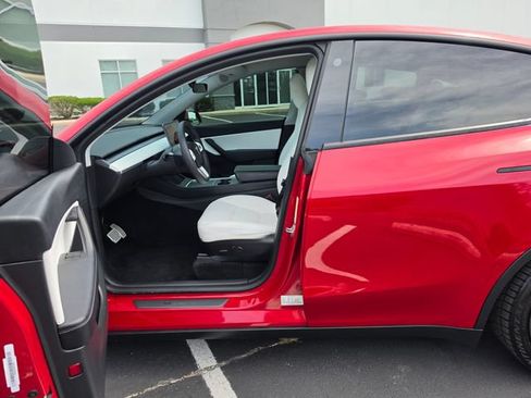 Used 2022 Tesla Model Y Performance AWD/4WD image 19