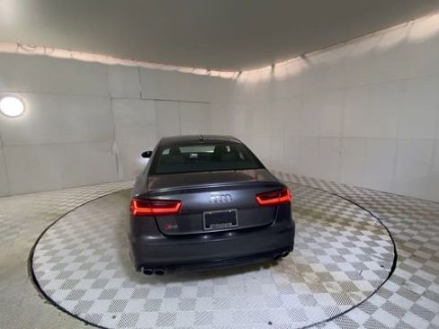 Used 2018 Audi S6 Prestige w/ Prestige Package image 7
