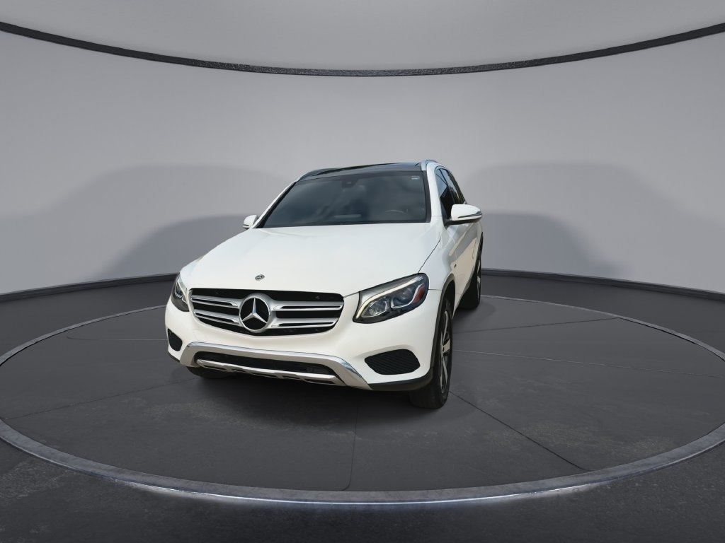 Used 2019 Mercedes-Benz GLC 350e 4MATIC image 4