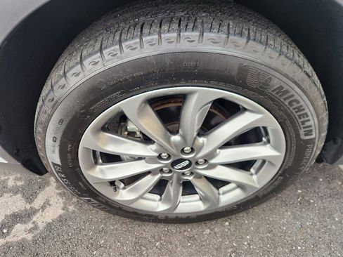 Used 2022 Lincoln Corsair AWD w/ Premium Package image 9