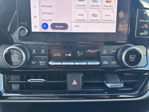 Used 2024 Toyota Highlander LE image 31