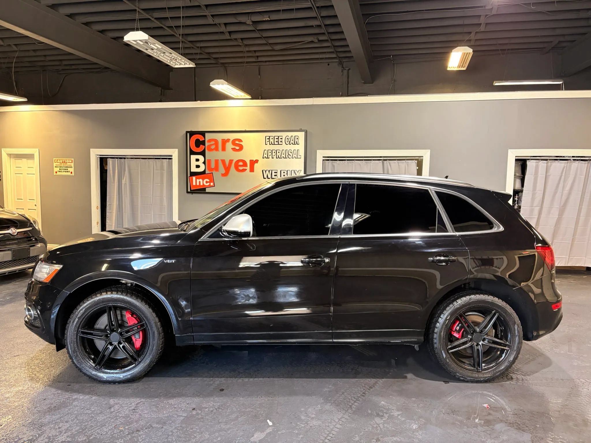 Used 2017 Audi SQ5 Premium Plus w/ Technology Package AWD/4WD image 3
